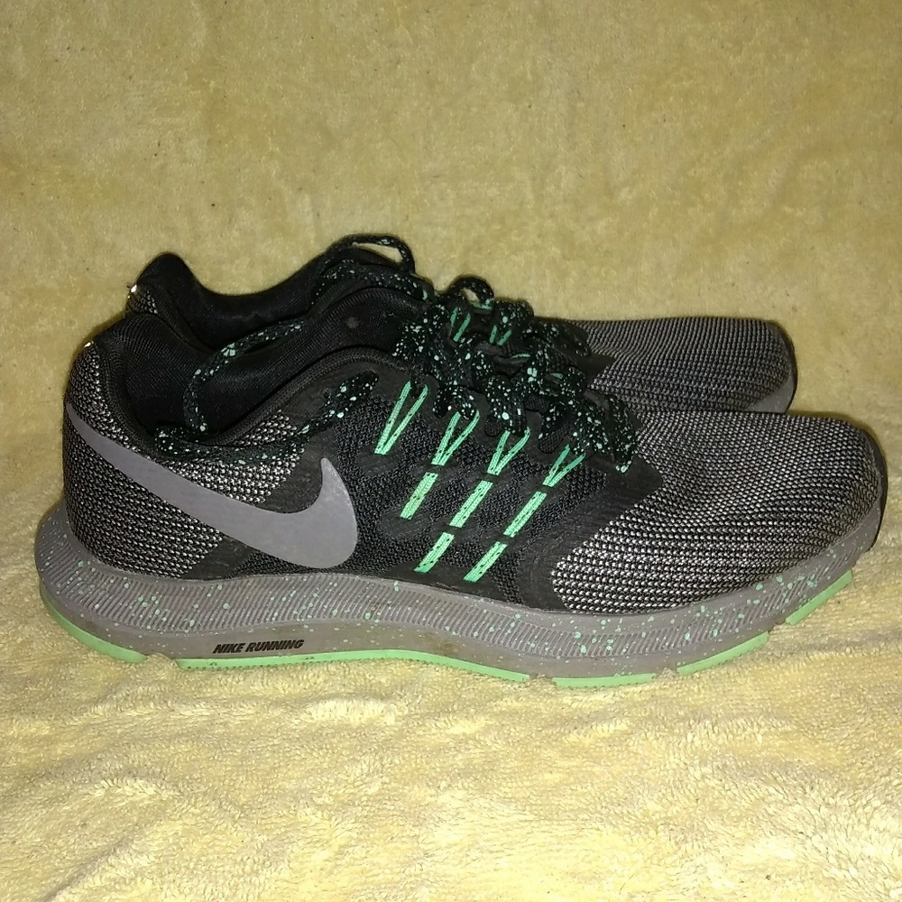 Nikes Women's Shoes
